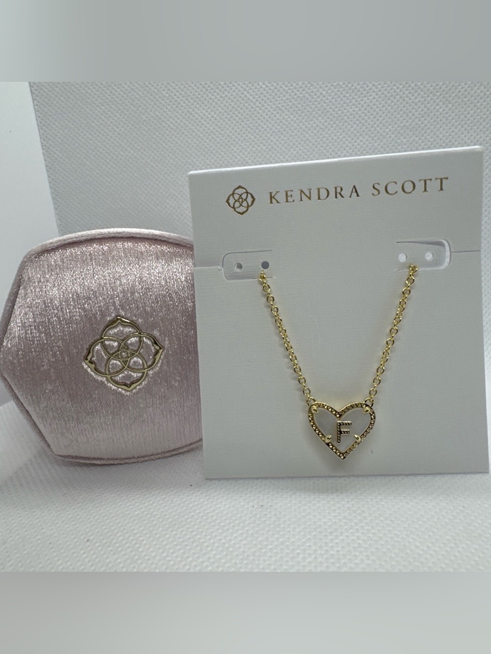 Kendra Scott Ari “F” pendant necklace. NWT and storage bag.